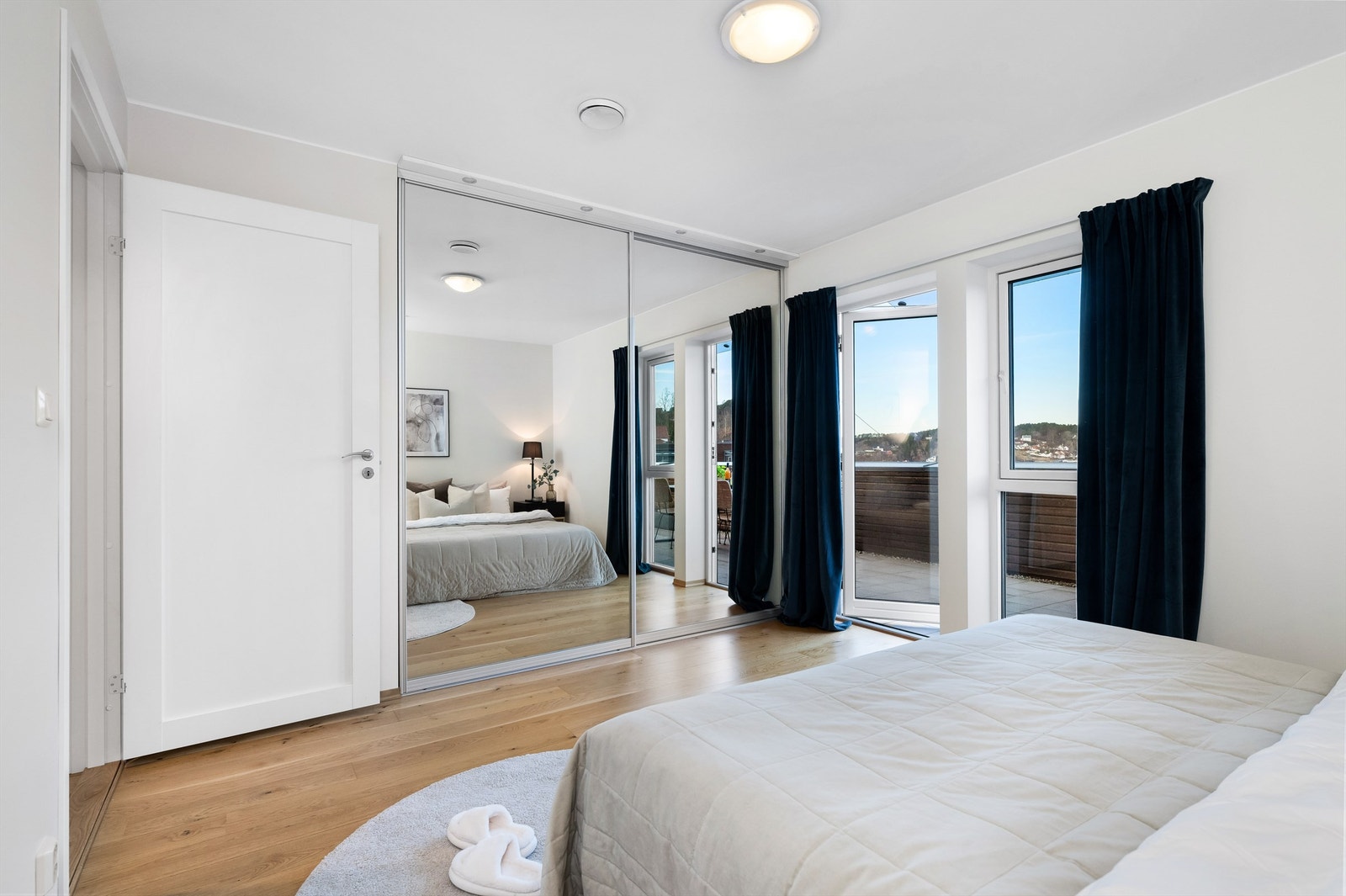 Rikelig med garderobe Galleribilde