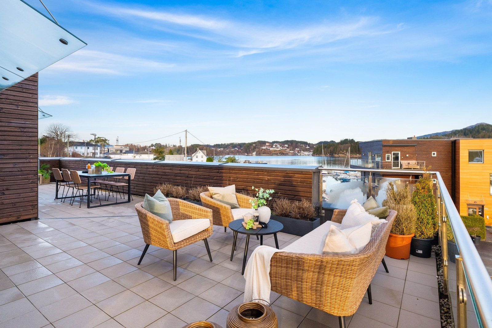80 kvm privat takterrassse med sjøutsikt Galleribilde