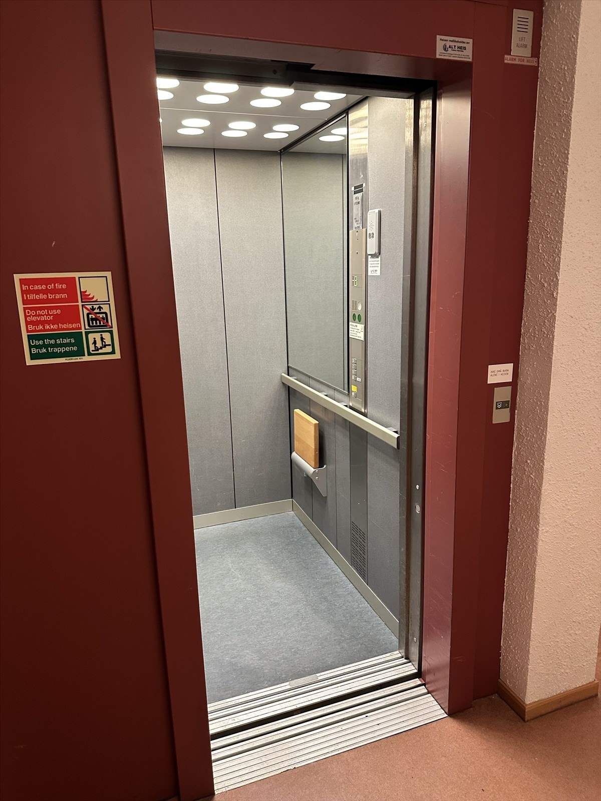Heisen stopper "6 skritt" fra leiligheten og garasjeplassen Galleribilde