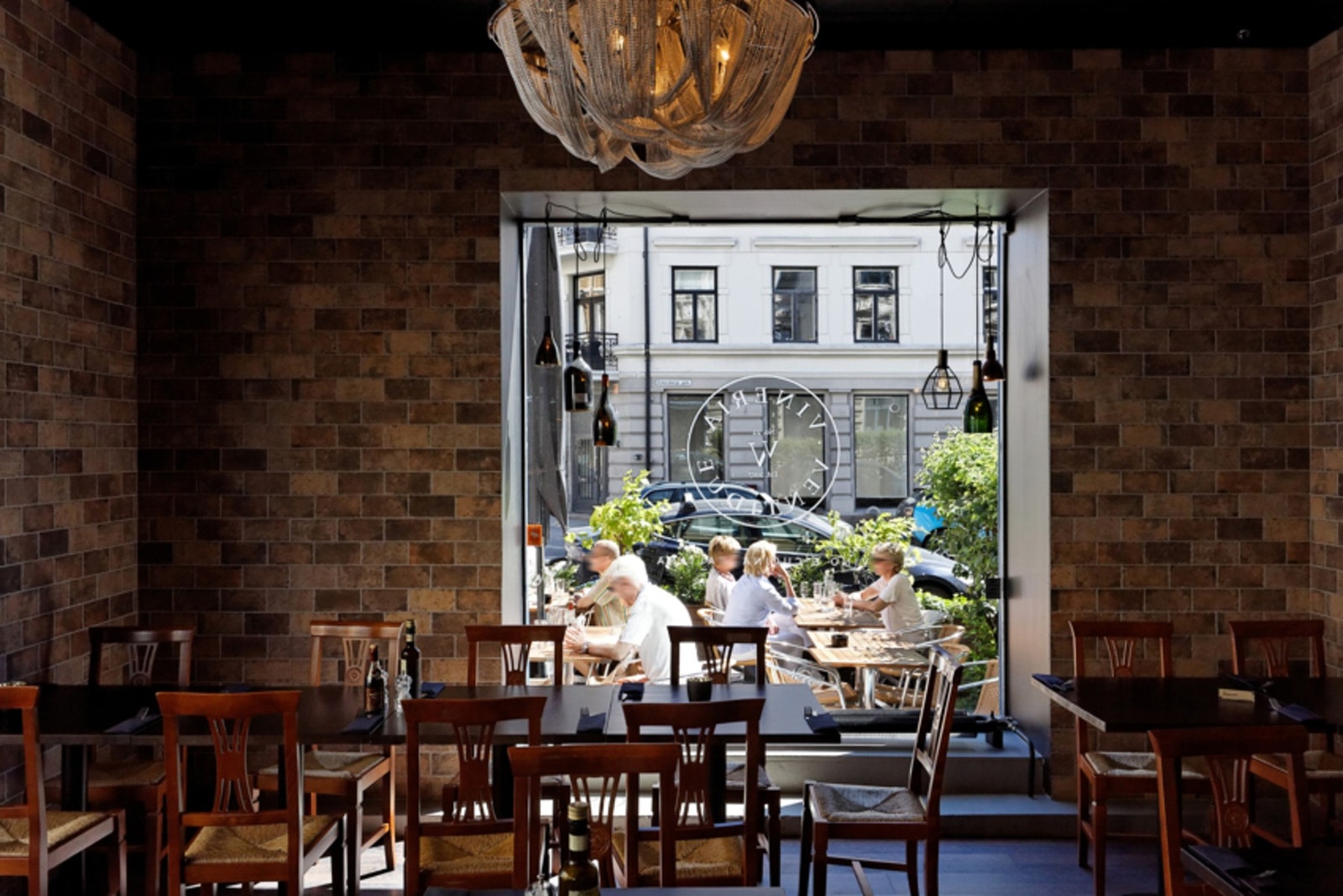 Alle typer servicetilbud finnes i umiddelbar avstand fra boligen Galleribilde