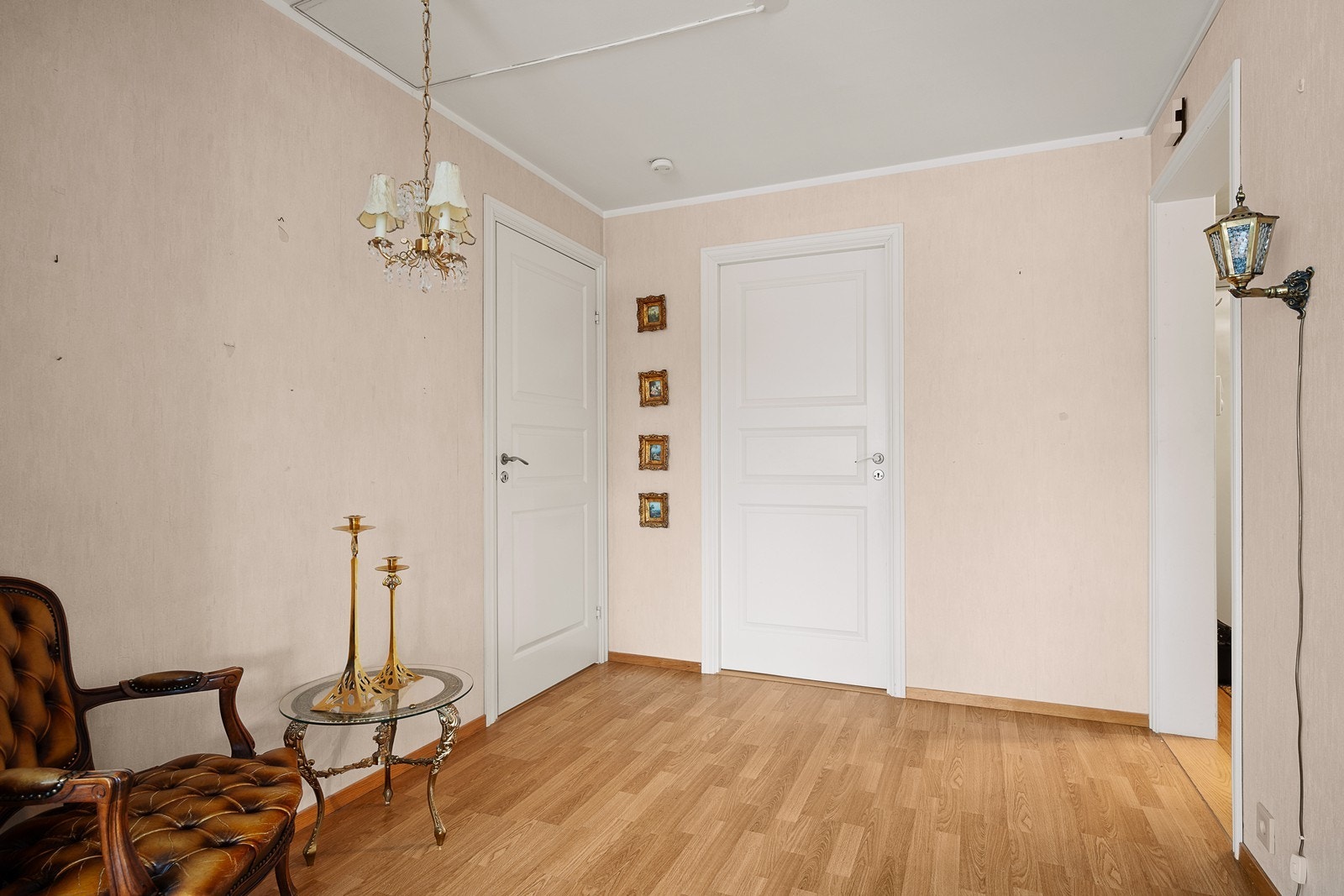 Gang i åpen løsning mot stue - her mot soverommene Galleribilde