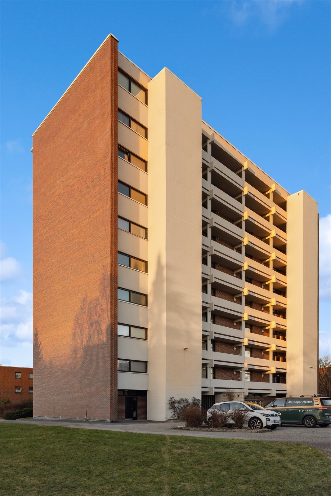 Leiligheten ligger i byggets 4. etasje. Galleribilde