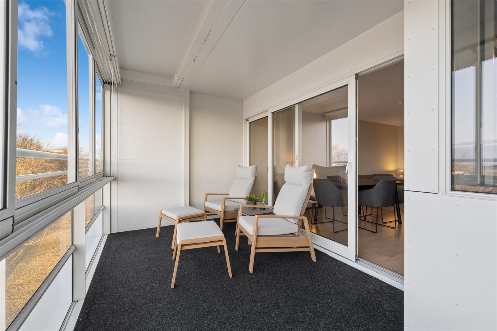 Innglassert balkong på ca 12kvm. Galleribilde