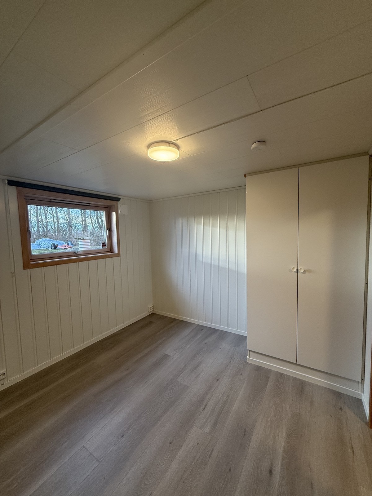 Rom 1 i kjeller - ikke godkjent til varig opphold Galleribilde