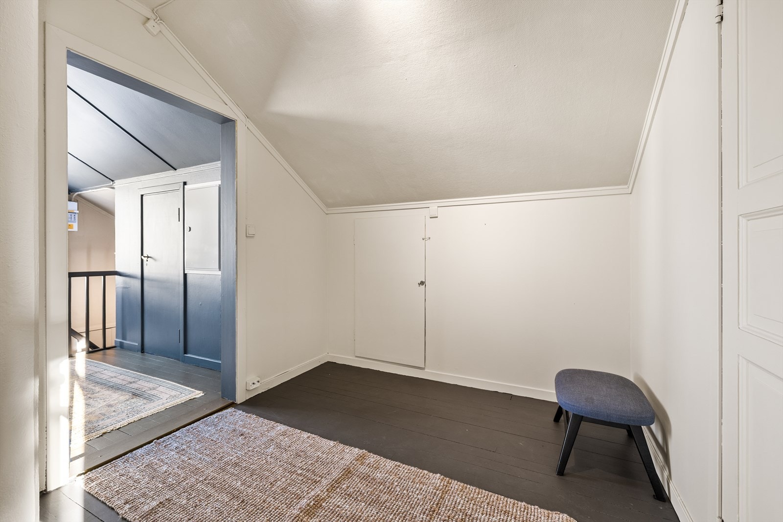 Gode lagringsmuligheter i 2. etasje for oppbevaring av det du måtte ønske. Galleribilde