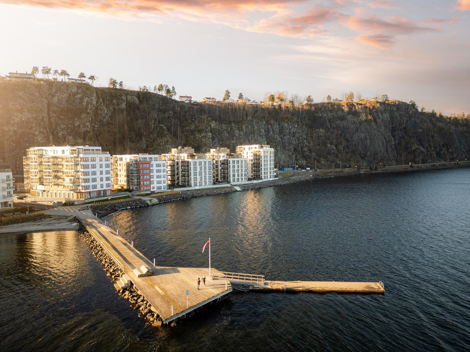 Fasader og utsikt fra Strandholmen Galleribilde