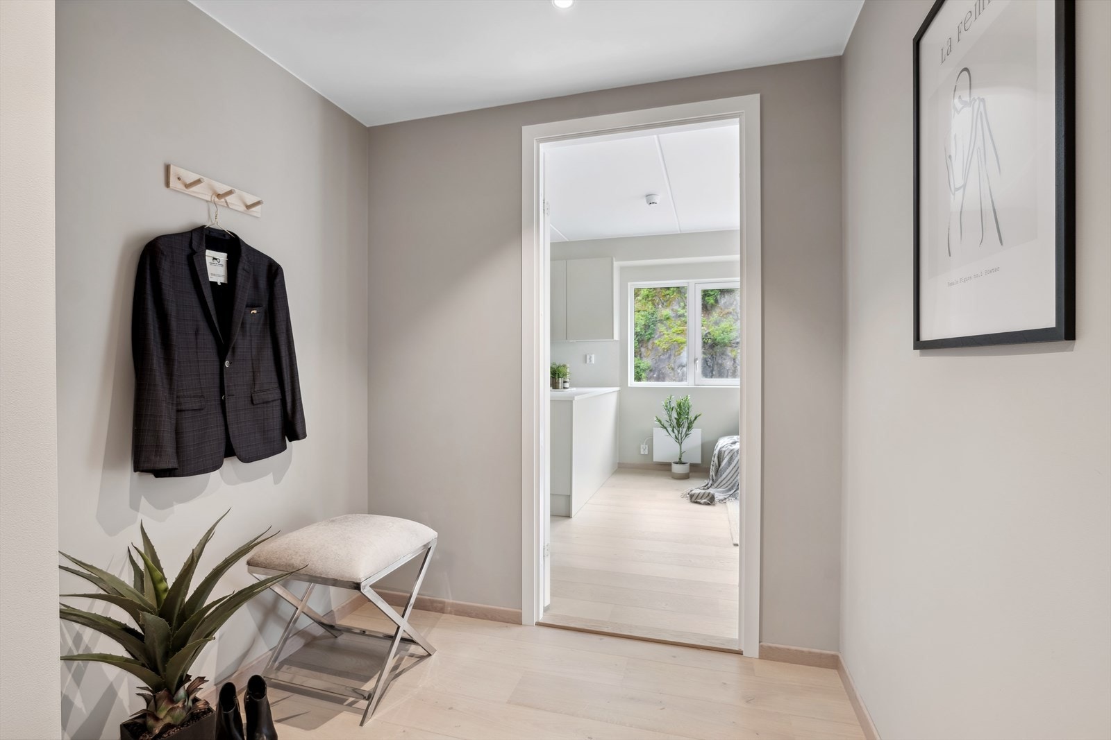 Velkommen inn i denne romslige 3 roms leiligheten i 6.etg. Galleribilde