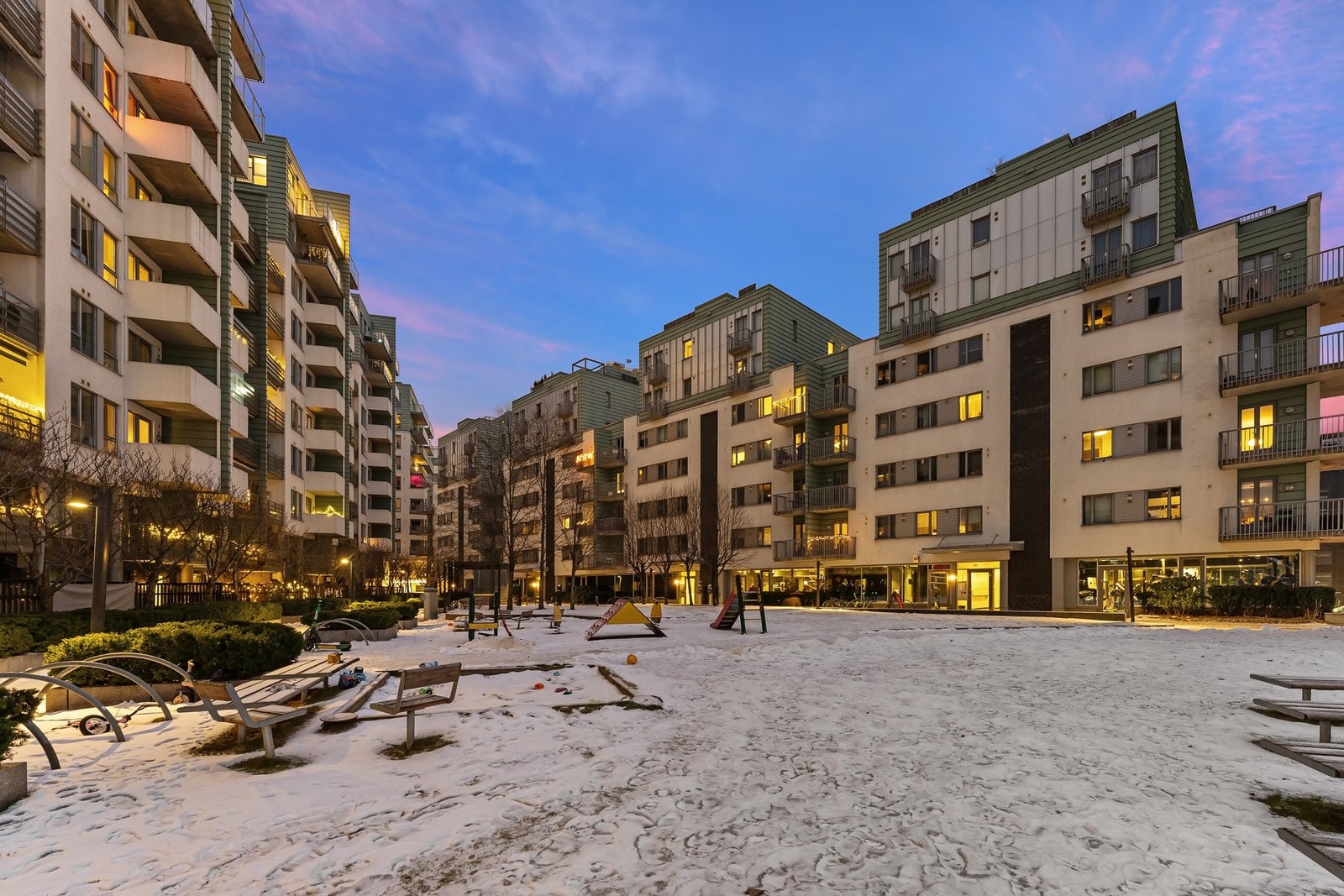 Pent opparbeidede fellesområder - Varmtvann samt TV/internett inkludert i felleskostnader. Galleribilde