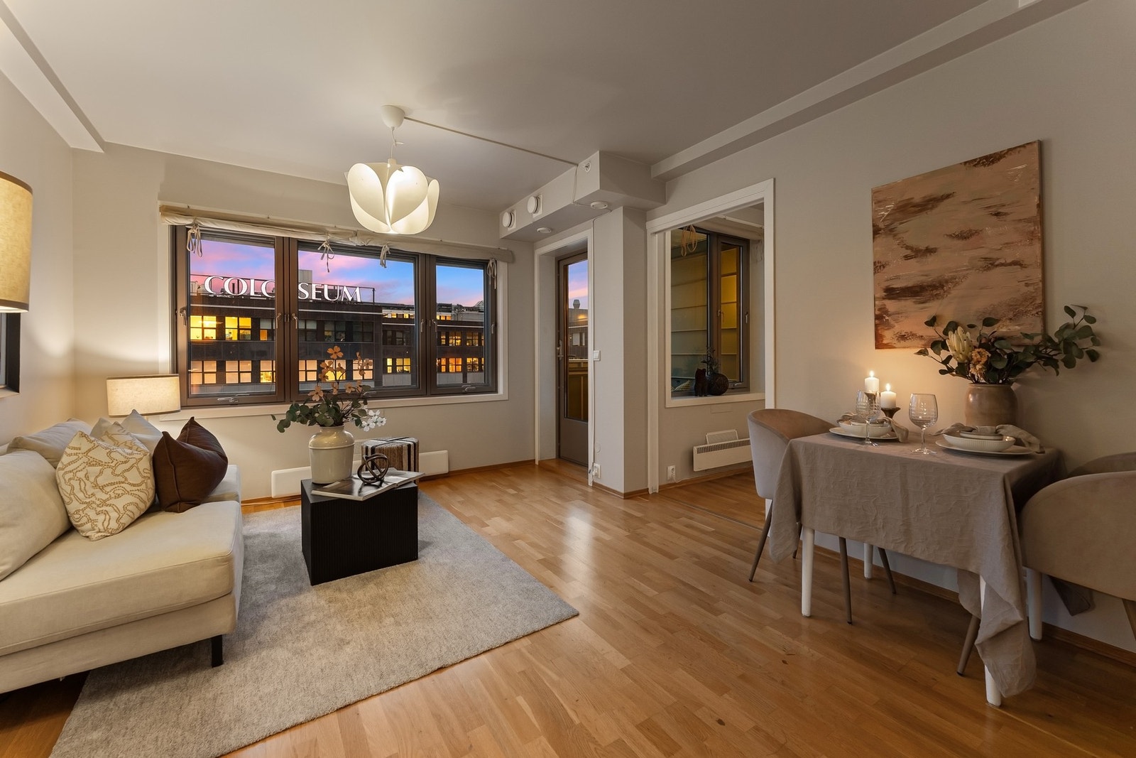 Velkommen til Sørkedalsveien 9 C - Kontakt megler på 464 59
630 dersom privatvisning ønskes - Foto: Zovenfra. Galleribilde