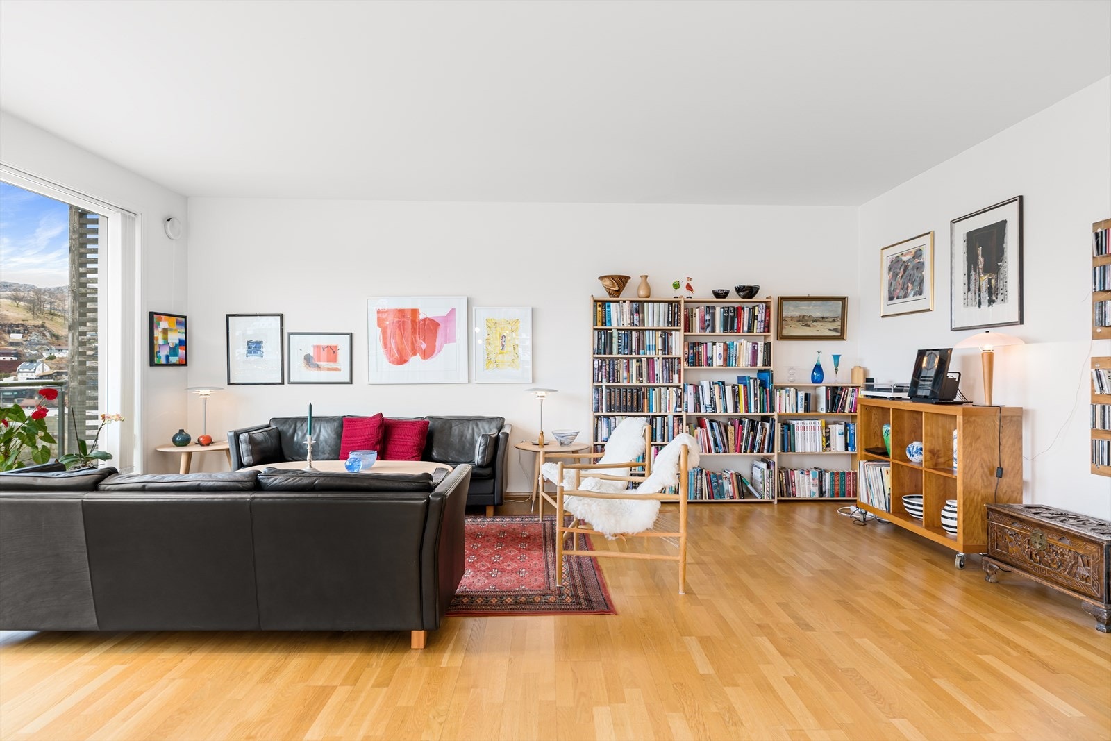 Vannbåren varme til radiator i stue. Galleribilde