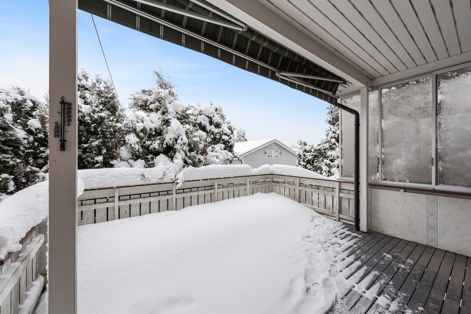 Her kan man sitte skjermet og nyte fine sommerdager. Galleribilde