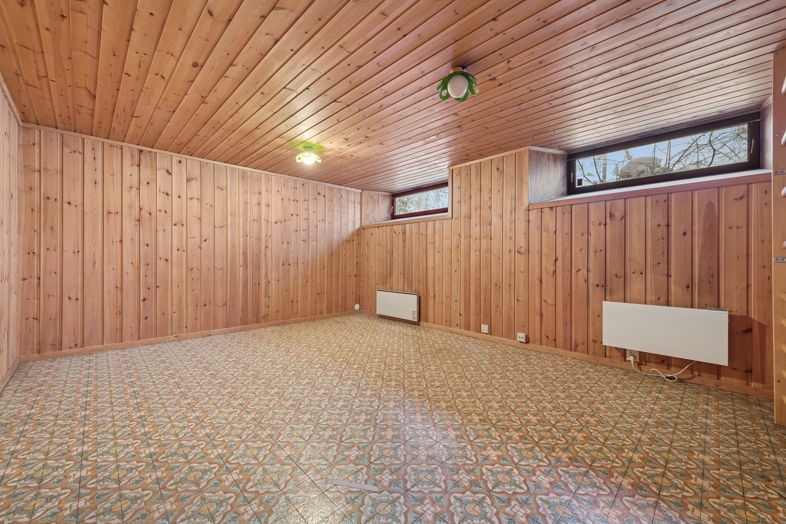 Innredet kjellerrom. Takhøyden i etasjen er ca. 2,05 meter. Galleribilde