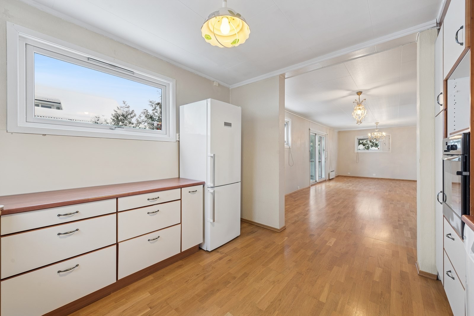 Praktisk, åpen løsning mot stuen. Galleribilde