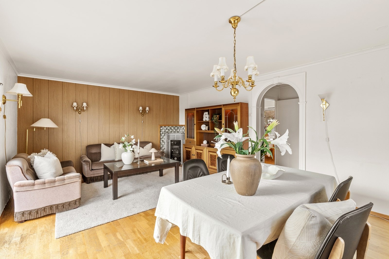 Lys stue med utgang til terrasse Galleribilde