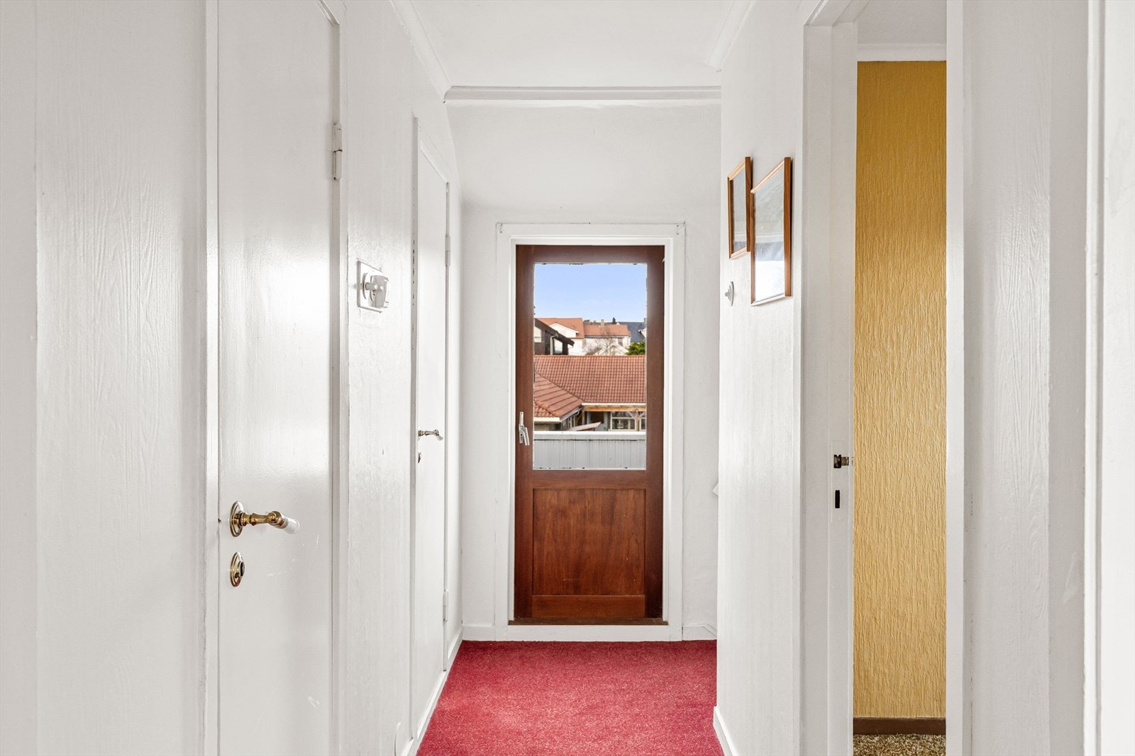 Fra 2. etasje har man også utgang til en luftebalkong Galleribilde