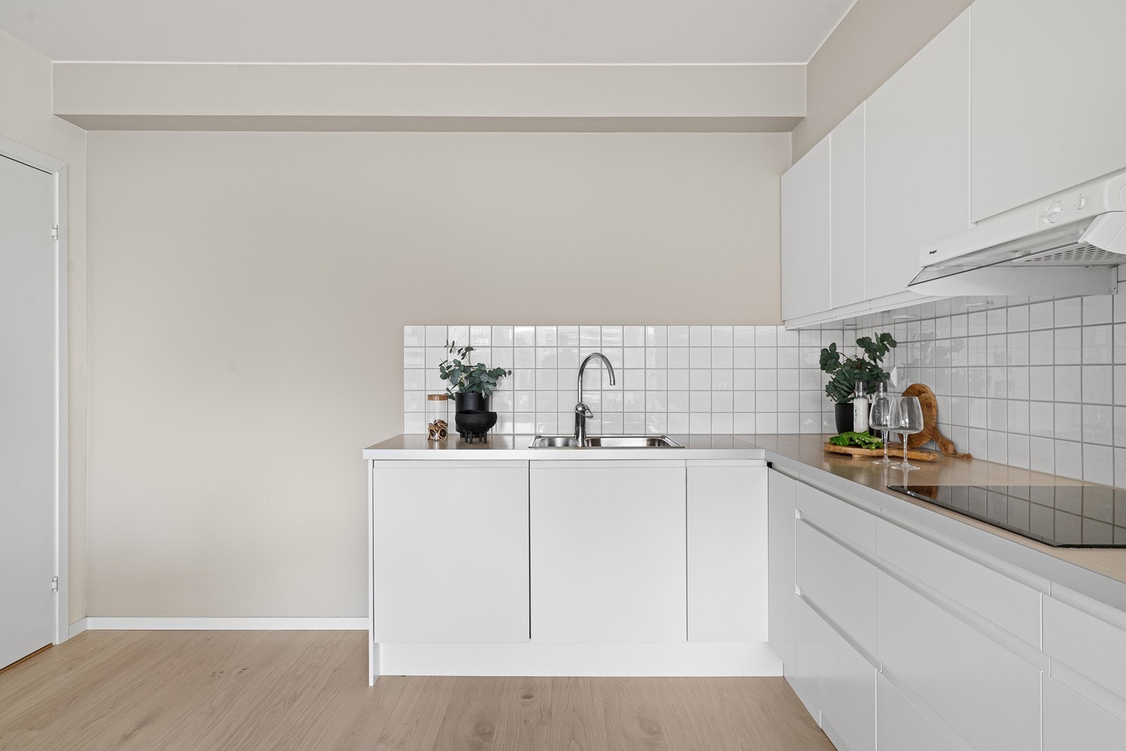 Fliser mellom over-og underskap Galleribilde