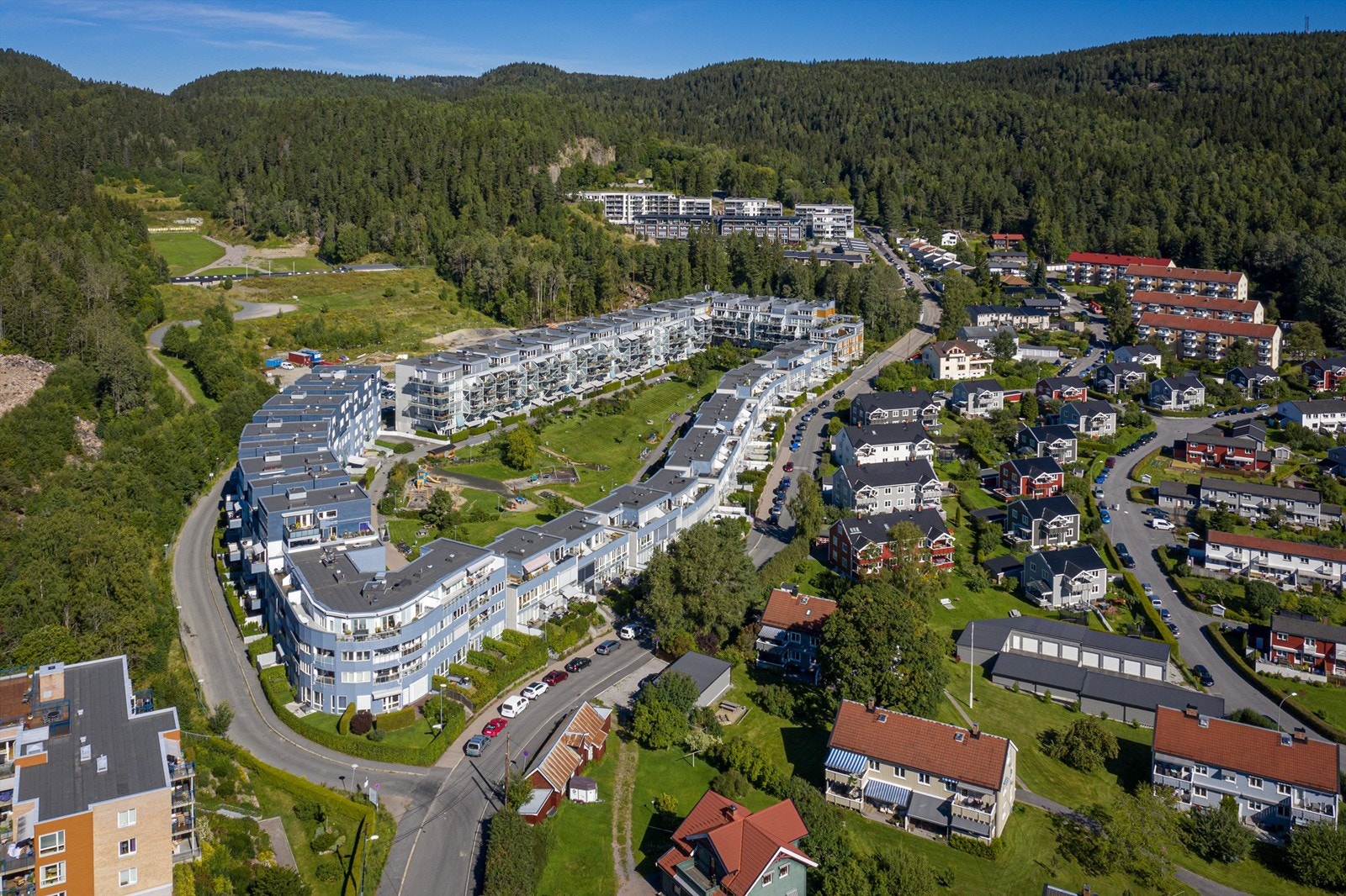 Her bor man idyllisk med Lillomarka og Grefsenkleiva slalåmbakke like utenfor dørstokken... Galleribilde
