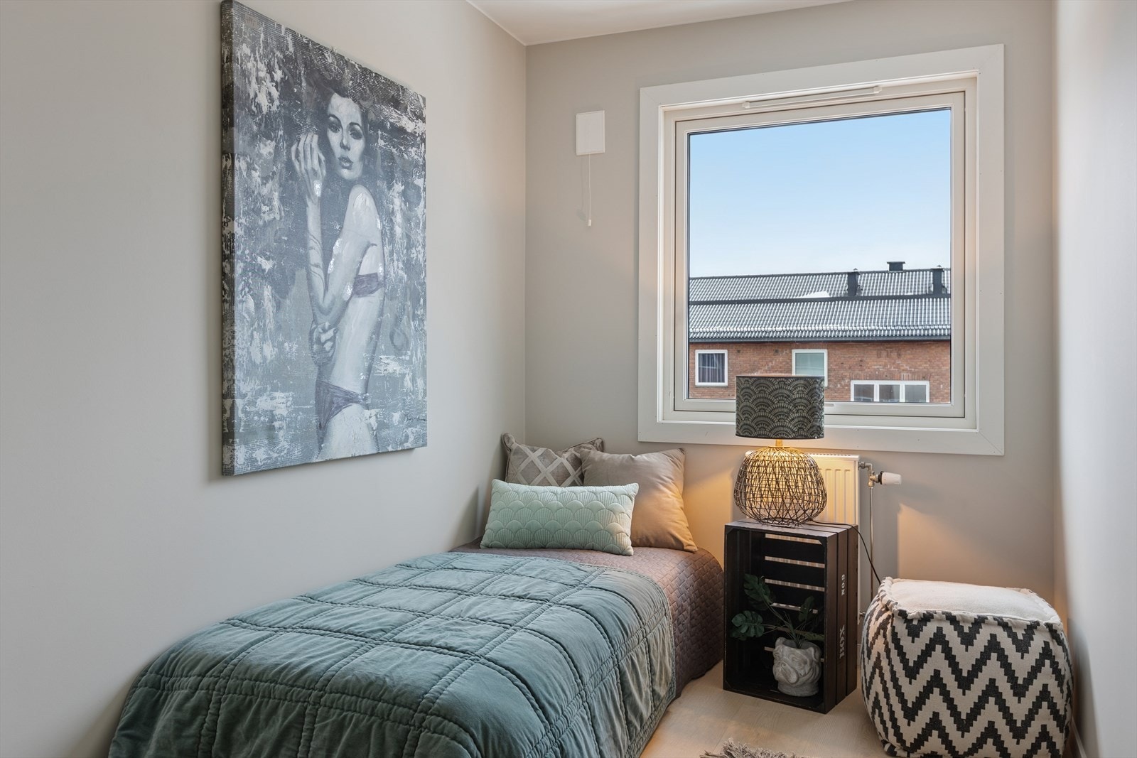 Soverom nr 3 har også egen radiator som gir godt med varme på kalde vinterstider. Galleribilde