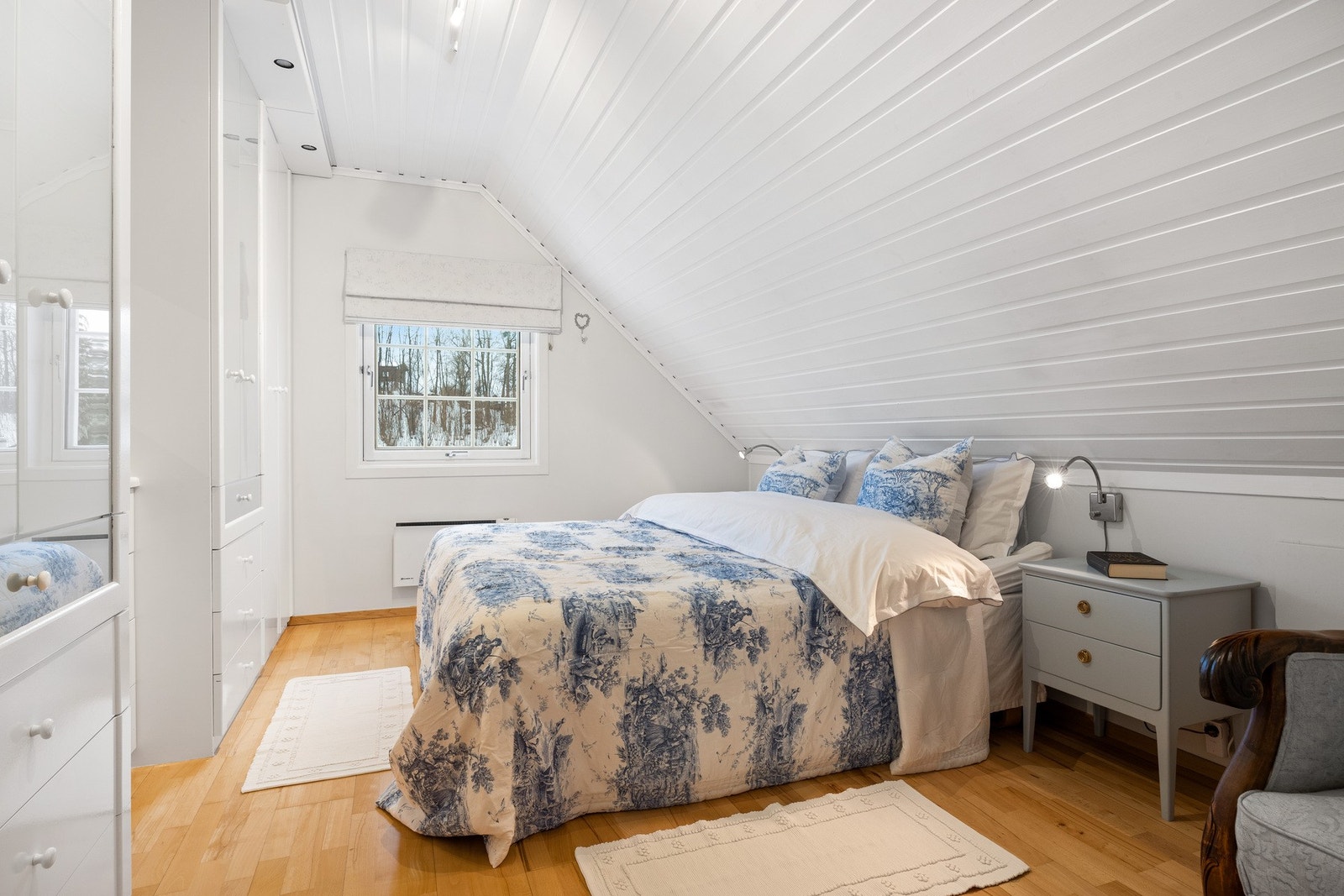 Boligen har til sammen fire soverom, hvorav alle ligger i andre etasje. Galleribilde