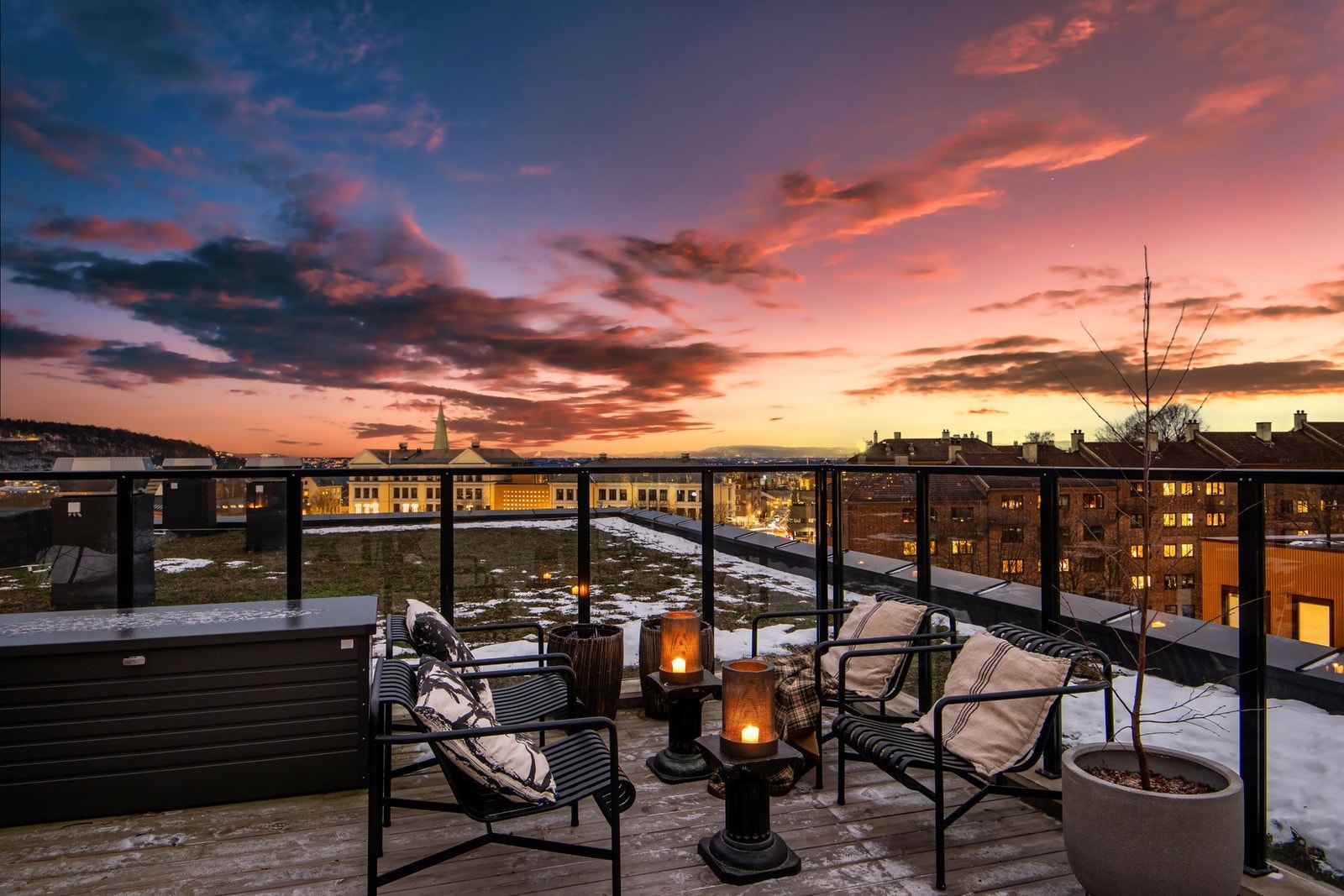 Takterrassen har en ideell beliggenhet og er svært usjenert Galleribilde
