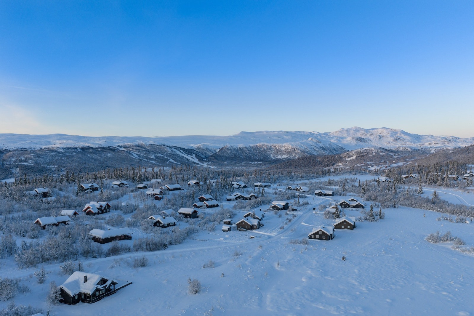 Milevis med langrennsløyper rett utenfor døra .
Eiendommen har en svært attraktiv beliggenhet på Beitostølen i Øystre Slidre kommune. Galleribilde