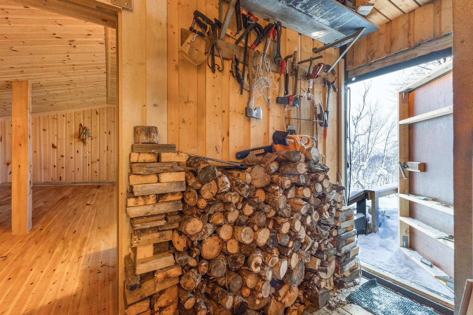 Inngangsparti. Galleribilde