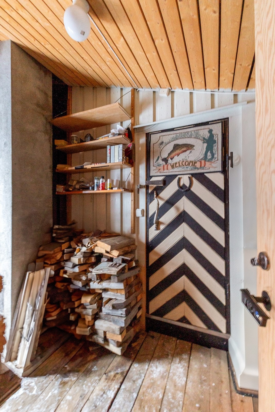 Dør rett frem er til wc-rom. Galleribilde