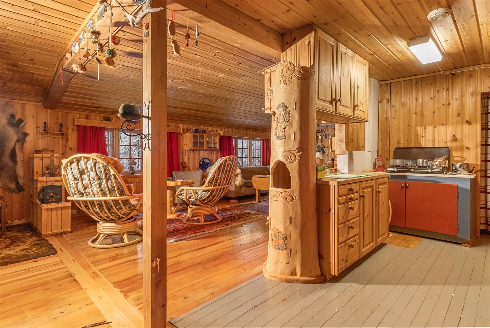 Fra kjøkken mot stue. Galleribilde