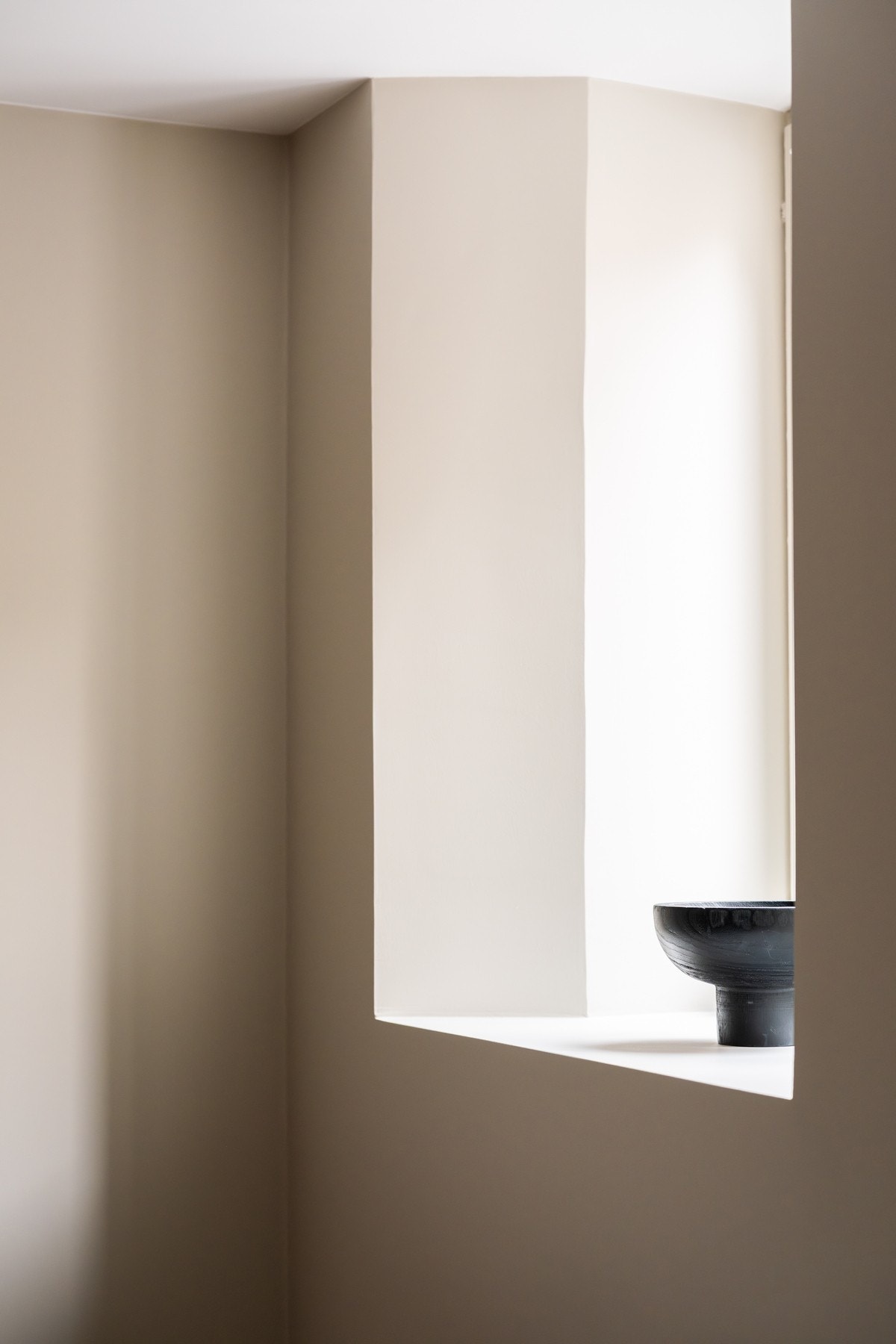 Brede karmer som gir ekstra rom for dekor og pynt. Galleribilde