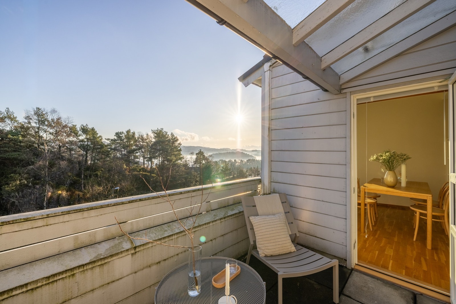 Leiligheten har en herlig balkong på 5,5 kvm. Galleribilde