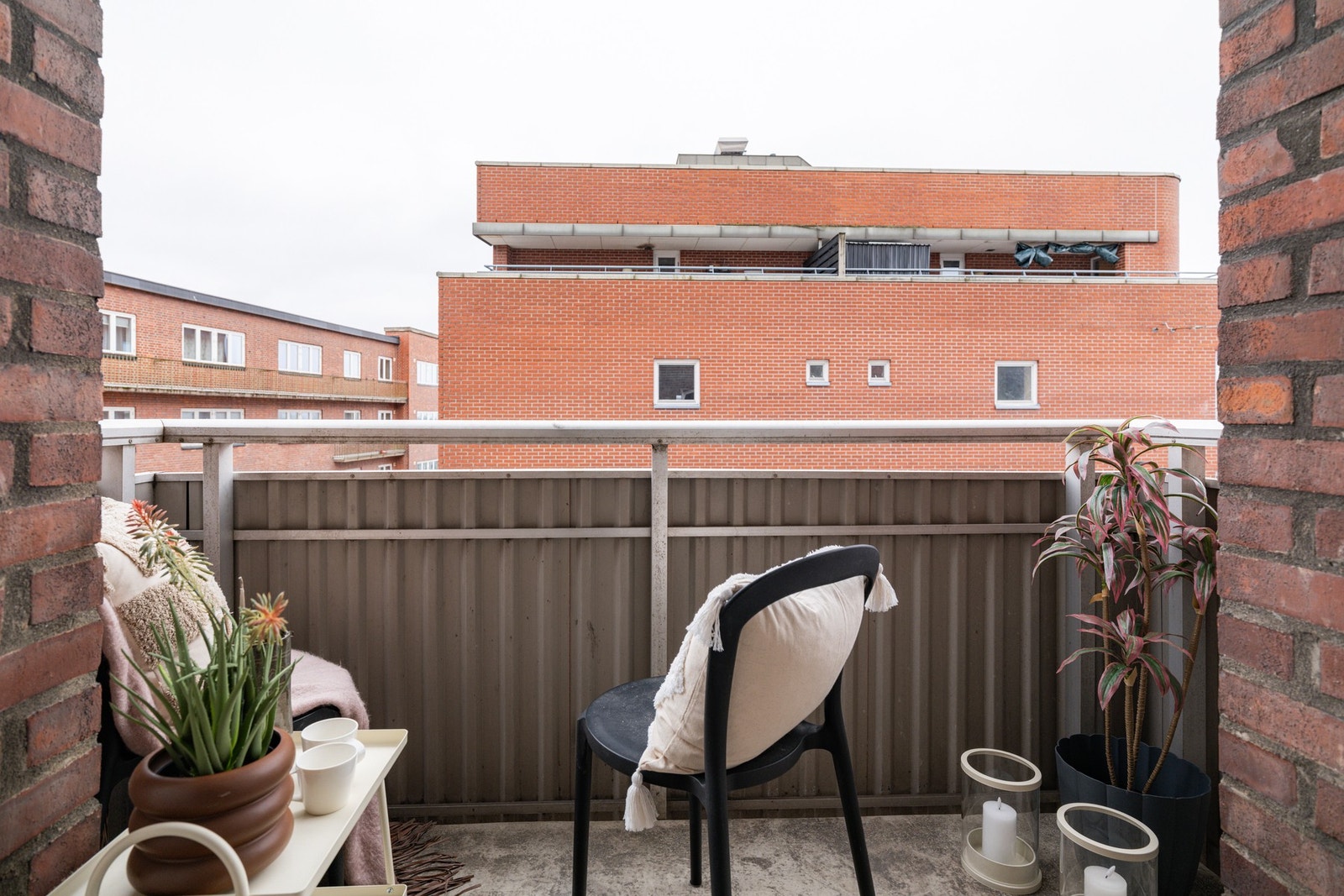 Balkongen er på ca. 2 kvm. Galleribilde