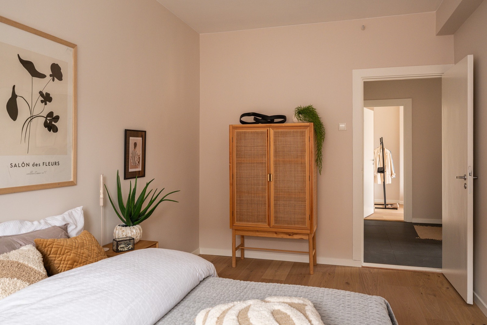 God plass til stort garderobeskap. Galleribilde