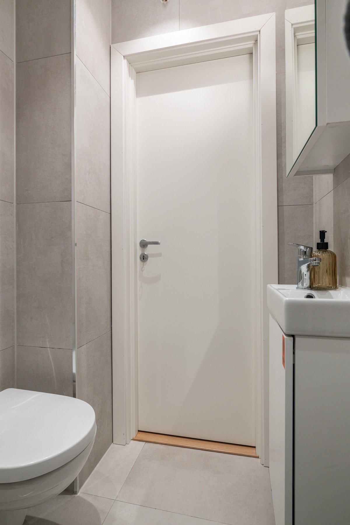 Det er varmekabler i gulv og opplegg for vaskemaskin. Galleribilde