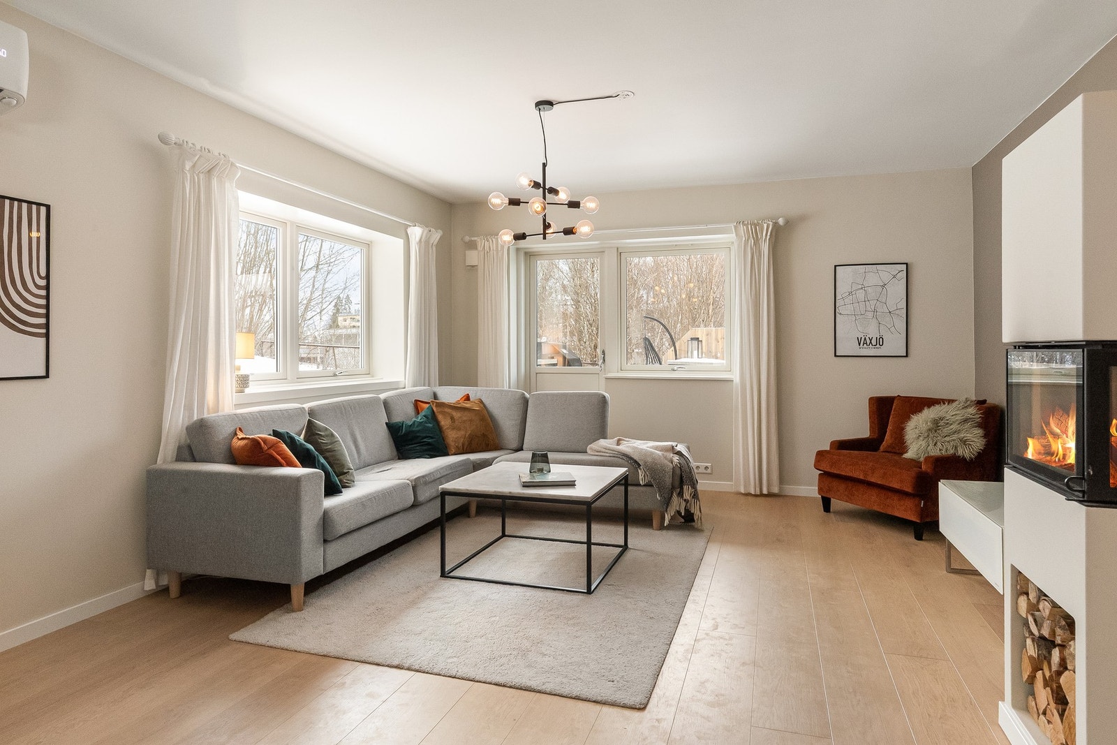 Leiligheten har fine nye parkettgulv fra 2025 Galleribilde