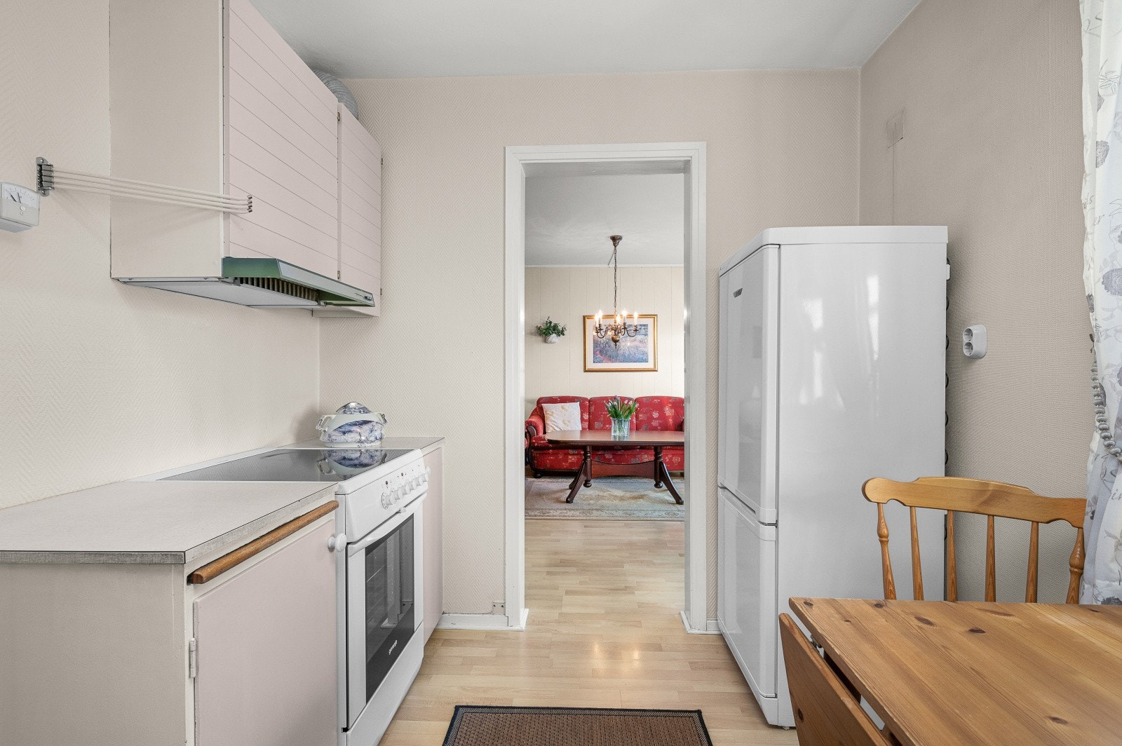 Kjøkkenet er adskilt fra stuen. Galleribilde