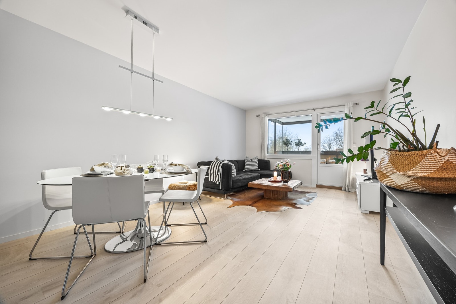 En moderne og innflytningsklar 3-roms andelsleilighet beliggende i byggets 3. etasje. Galleribilde