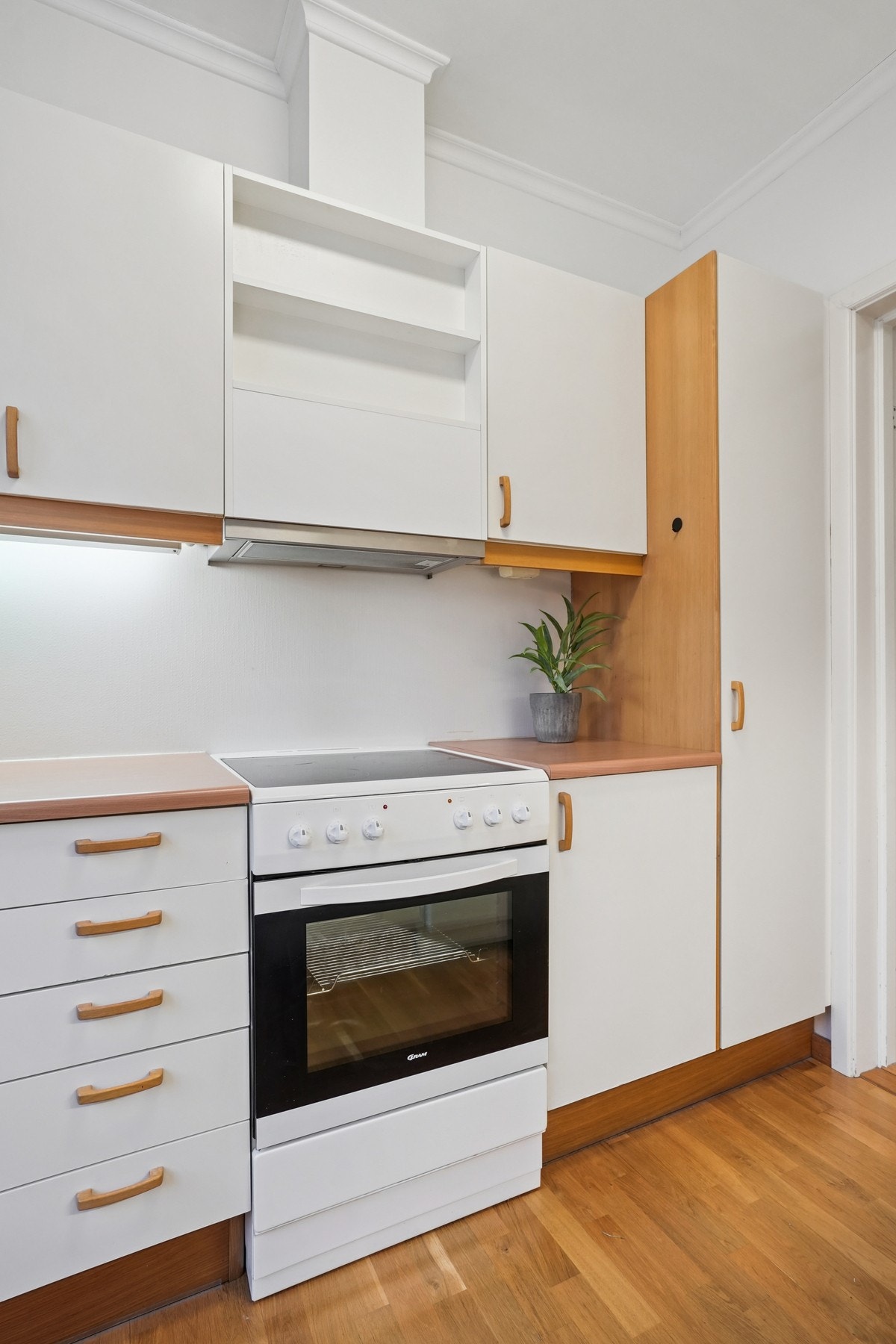 Ny kjøkkenventilator med avtrekk ut i 2022. Galleribilde