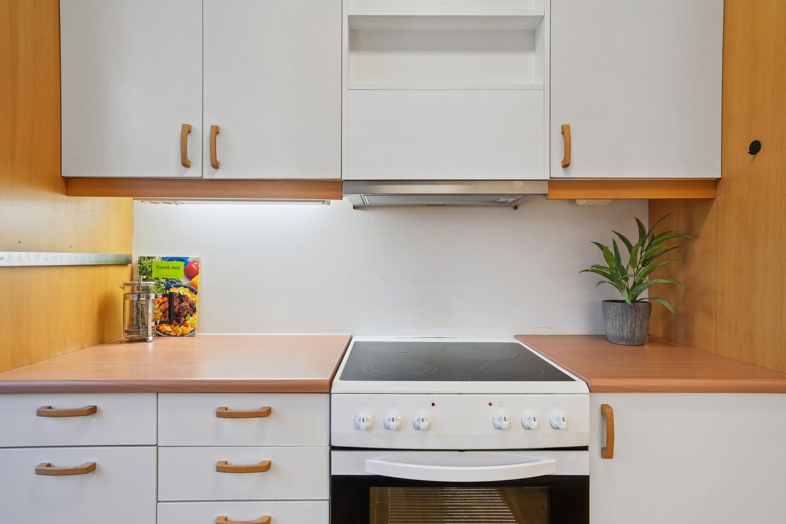 Det er laminat benkeplate. Galleribilde