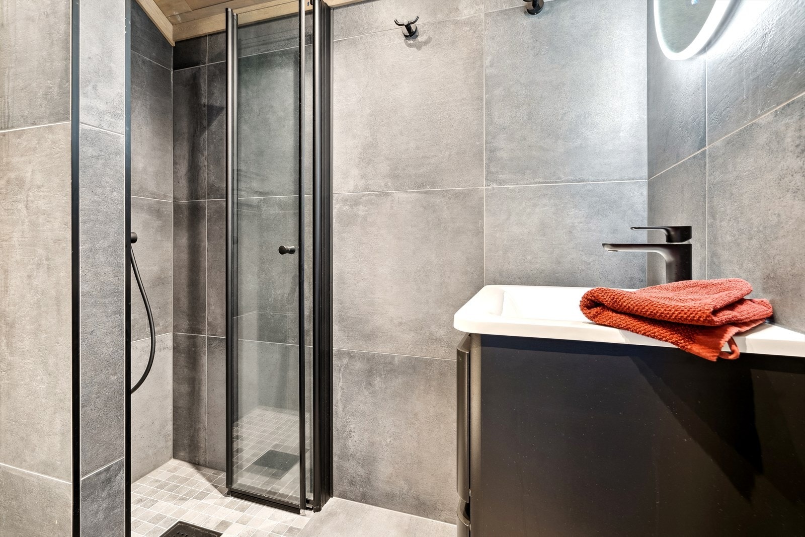 Bad 2. etg Galleribilde