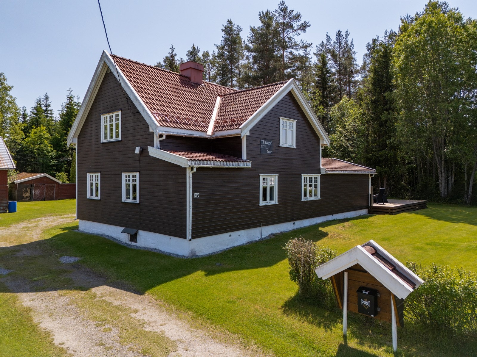 Landlig beliggenhet, med kun 10 min til Stange og 20 min til Hamar. Galleribilde