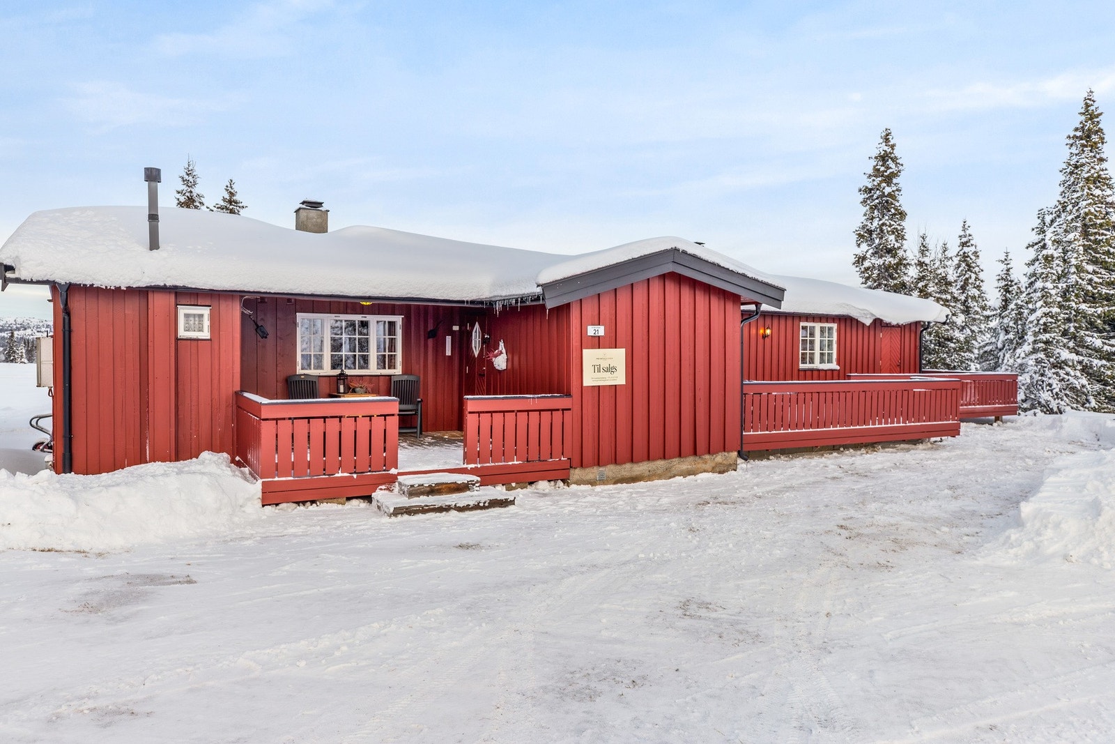 Opprinnelig del ble bygget i 1966. I 2006 ble hytta tilbygget med stue/kjøkken, bad, 2 soverom, bod og terrasse Galleribilde