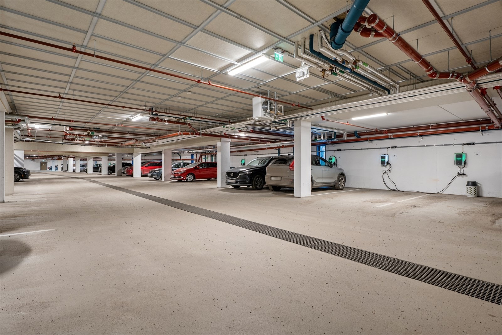 Garasje i oppvarmet garasjeanlegg! Galleribilde