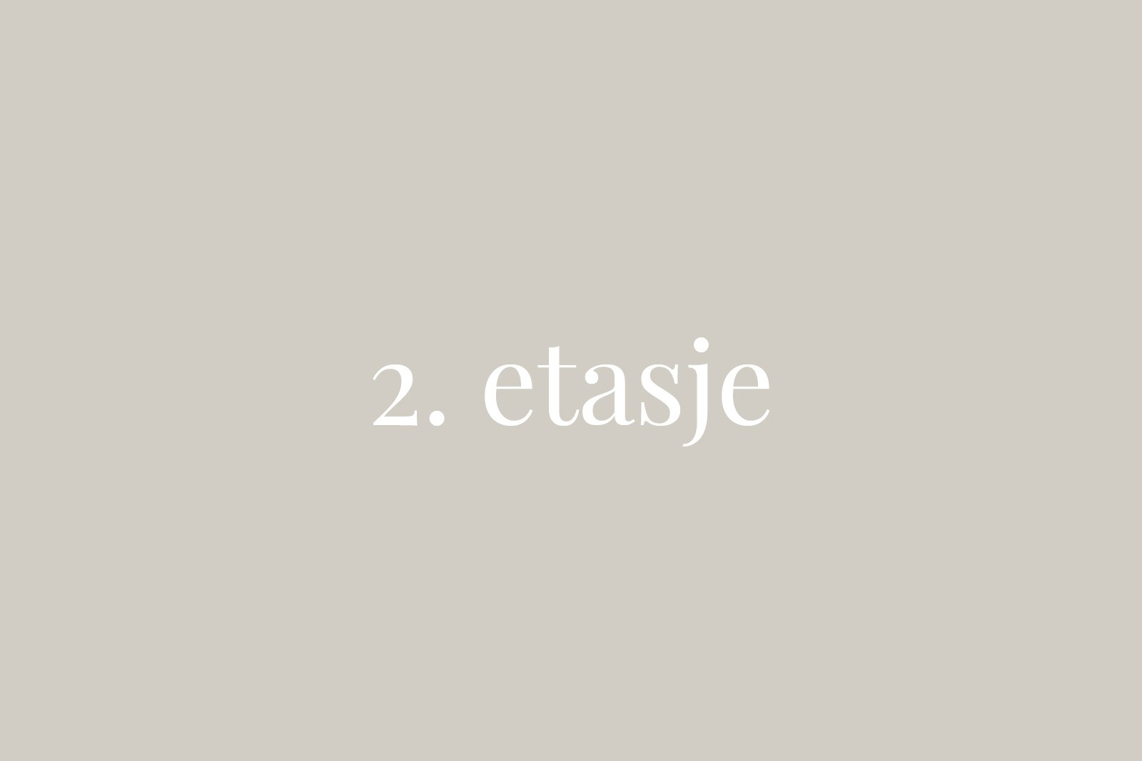 2. etasje inneholder 2 soverom, toalett, gang og byr ellers på rikelig med lagringsrom. Galleribilde