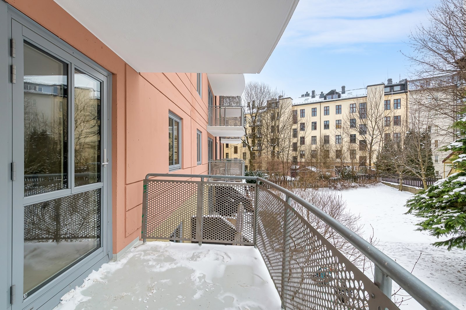 Romslig balkong på 6 kvm. mot nordvest Galleribilde