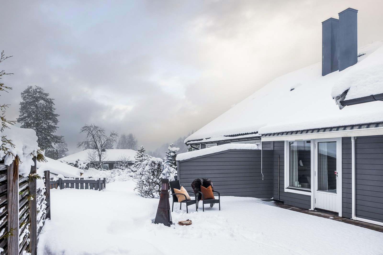 Den store terrassen gir rikelig med plass for utemøbler og sosiale soner. Galleribilde