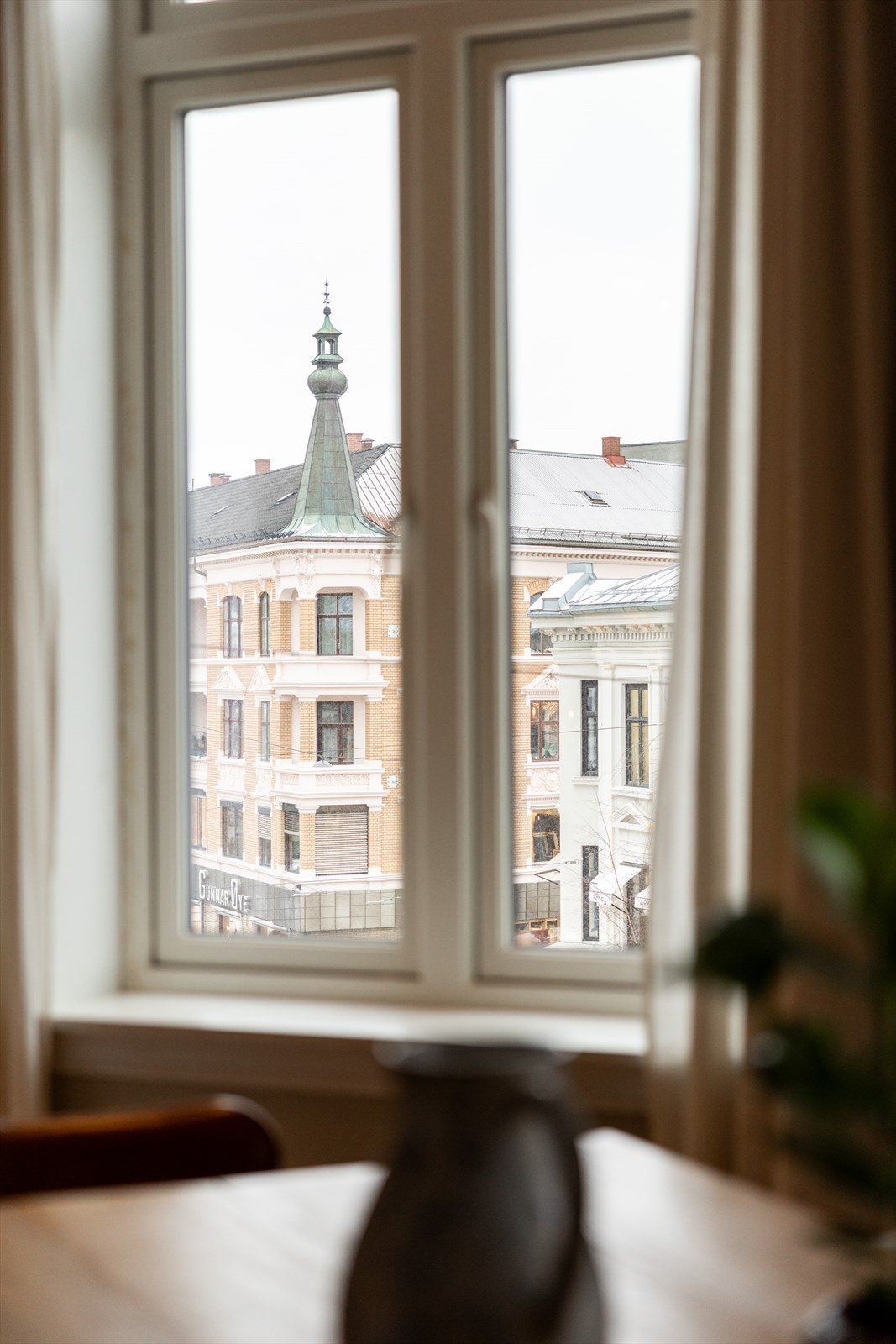 Leiligheten oppleves rolig og tilbaketrukket, til tross for sin sentrale beliggenhet. Galleribilde