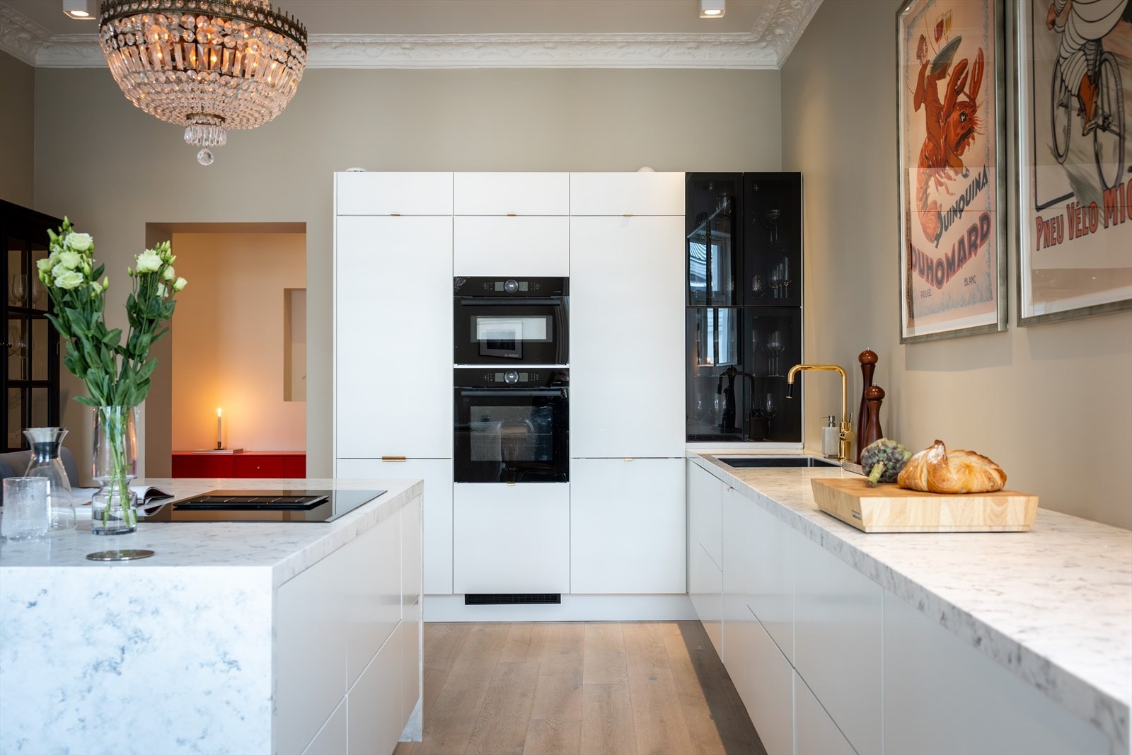 God skap- og benkeplass. Galleribilde