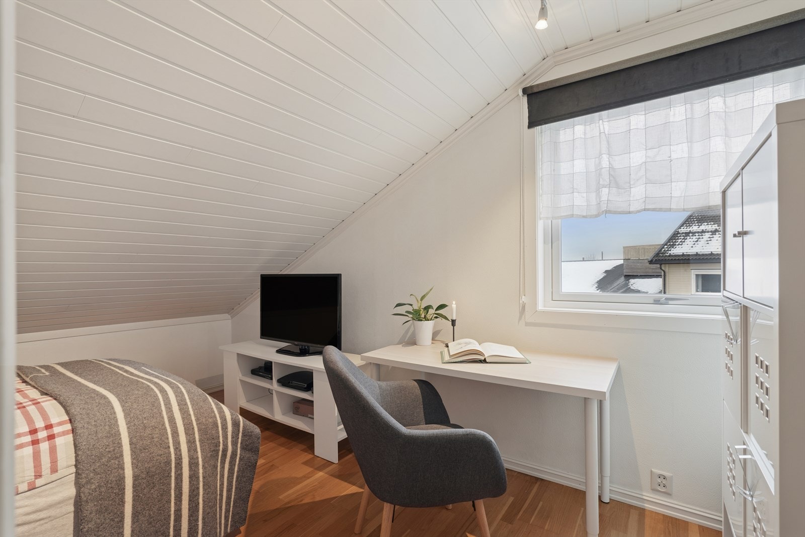 Alle soverommene har plass til senger og tilhørende møbler. Galleribilde