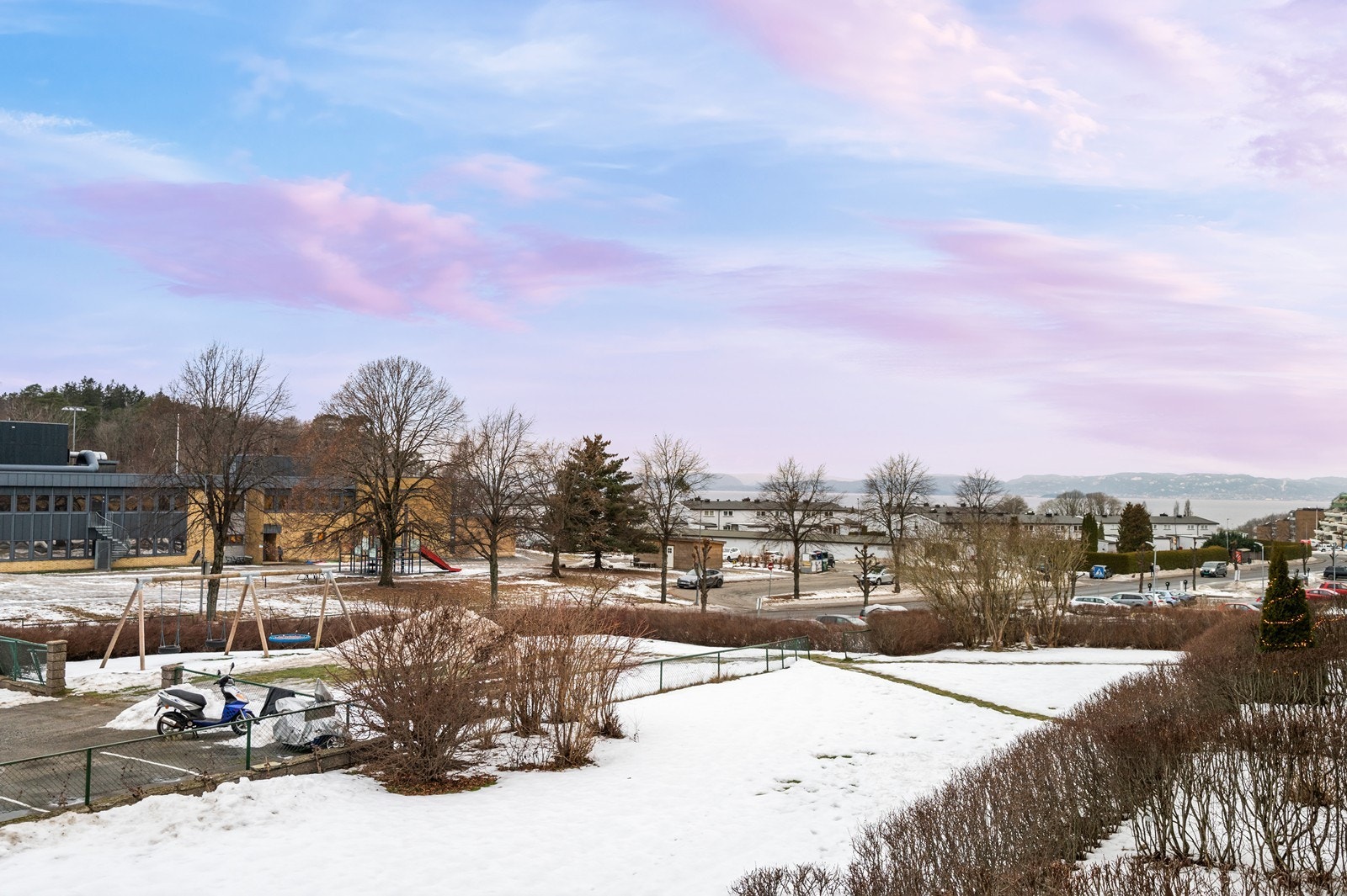 Det er fint utsyn mot sjøen fra balkongen. Galleribilde