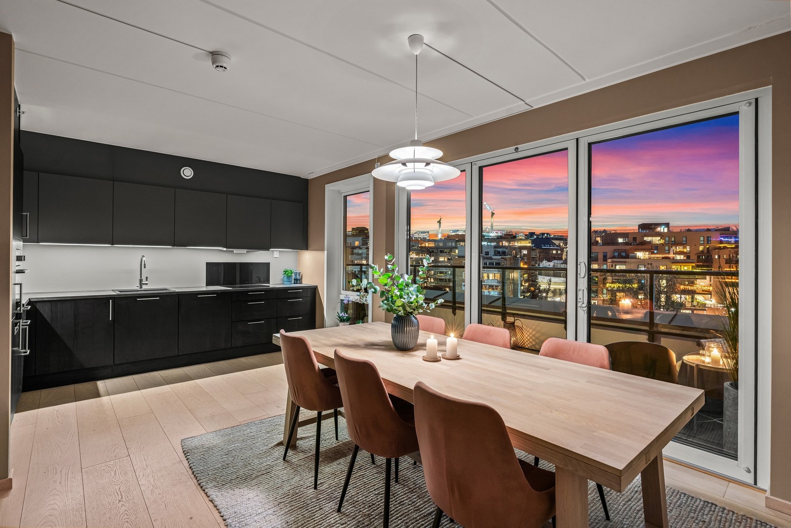 Leiligheten har et separat og hyggelig kjøkken. Galleribilde